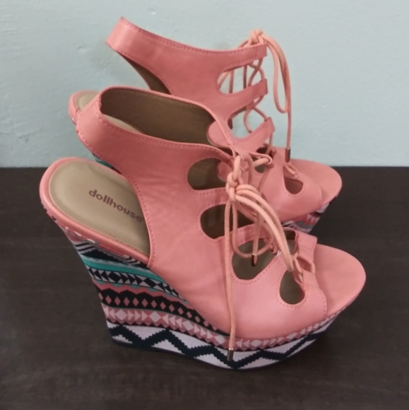 Dollhouse Peep Toe Platform Wedges - Picture 3 of 6